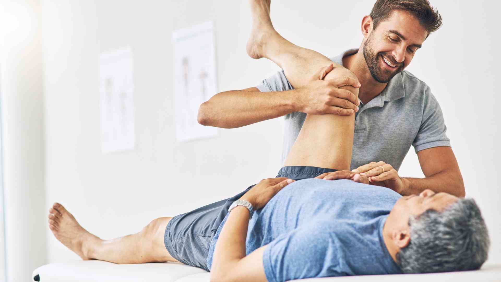 Steissbeinschmerzen: Dehnen oder Muskel-Energie-Technik